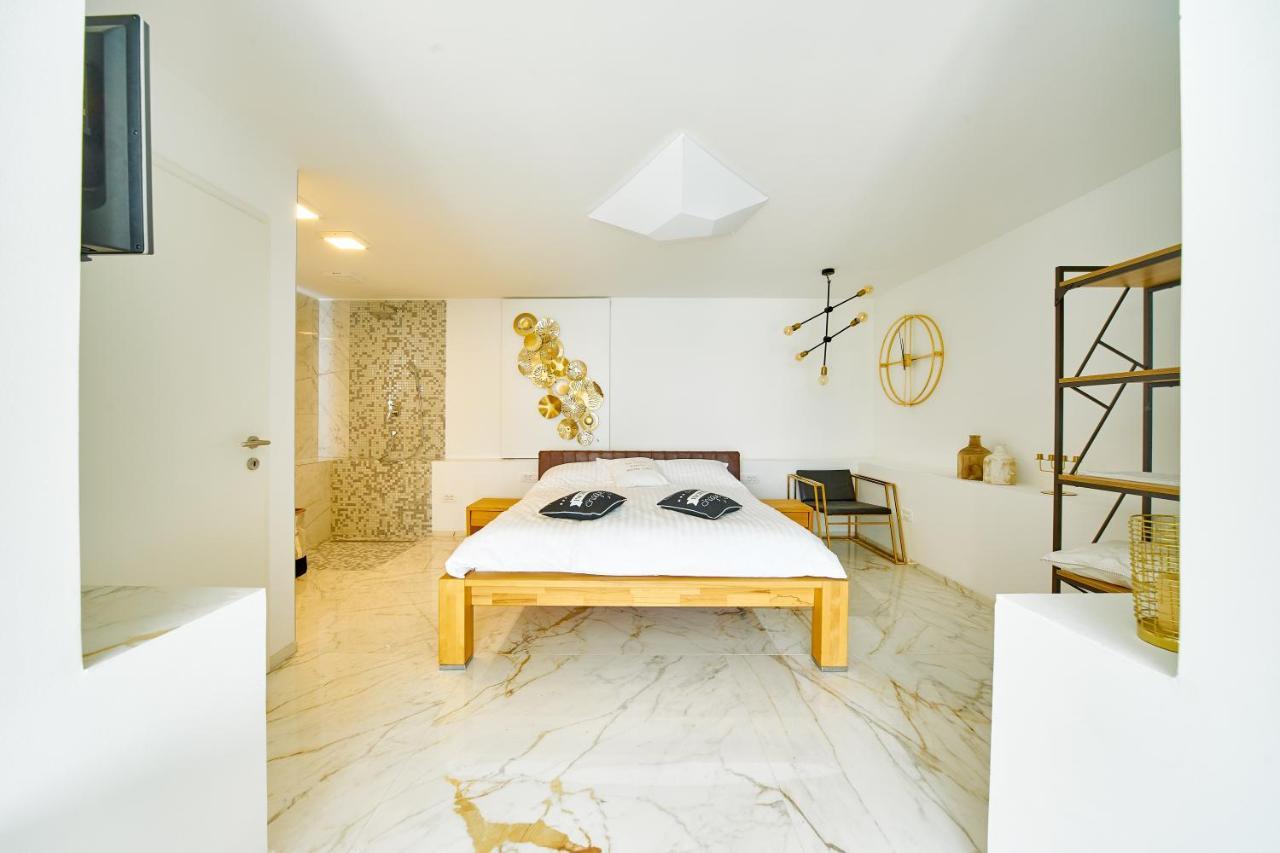 Gallery Luxury Suites & Rooms Сплит Екстериор снимка